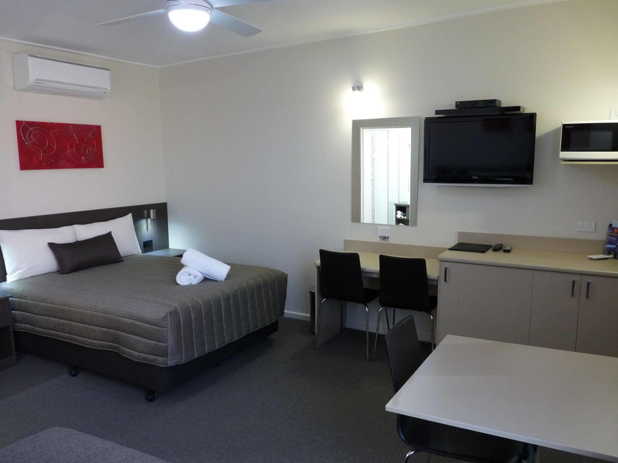 Loddon River Motel Kerang Екстериор снимка